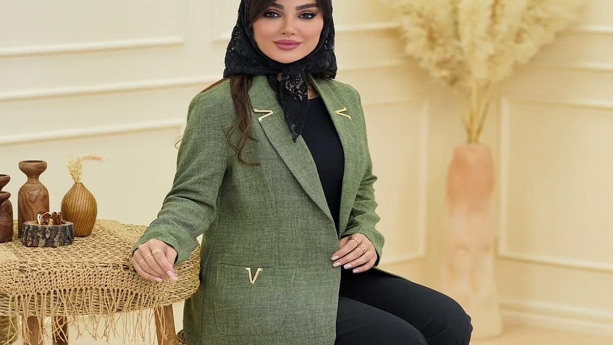 مانتو زنانه رزبری ۱۴۰۴ | بهترین مدل‌ها برای استایل روزمره و مجلسی